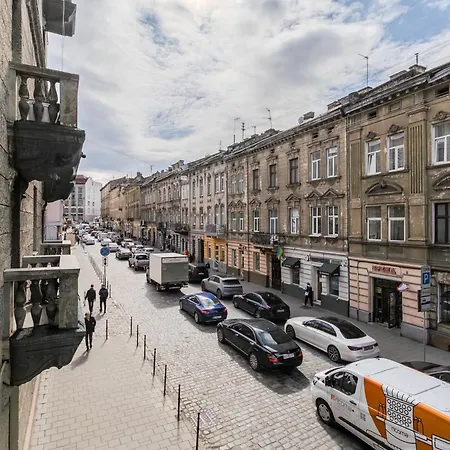 Appartamento Royal On Kulisha 6 *