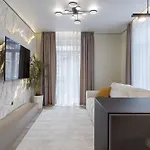 Royal On Kulisha 6 Apartment