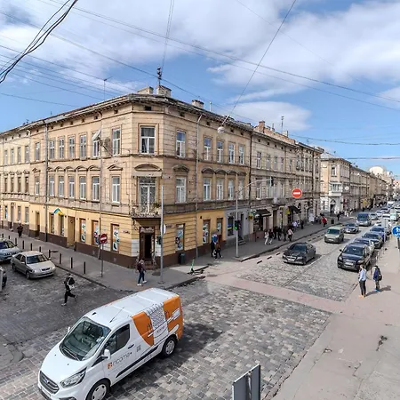 Royal On Kulisha 6 *