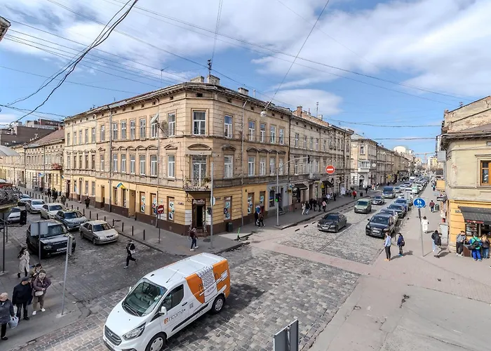 Royal On Kulisha 6 *